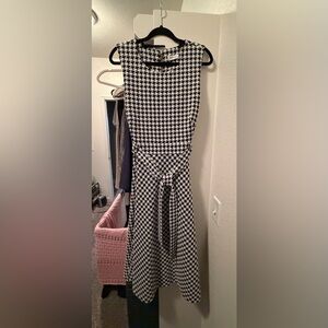 Calvin Klein Elegant Black and White Houndstooth Sleeveless Dress